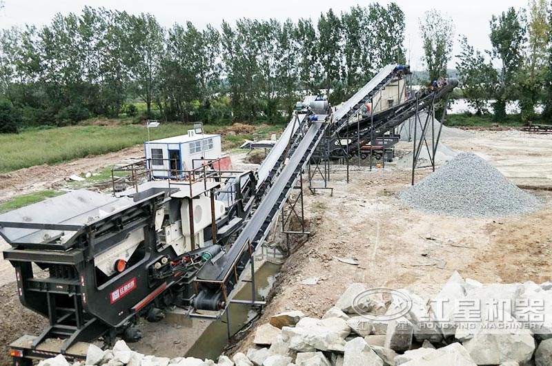 多臺聯(lián)機(jī)作業(yè)的流動(dòng)打石頭機(jī)