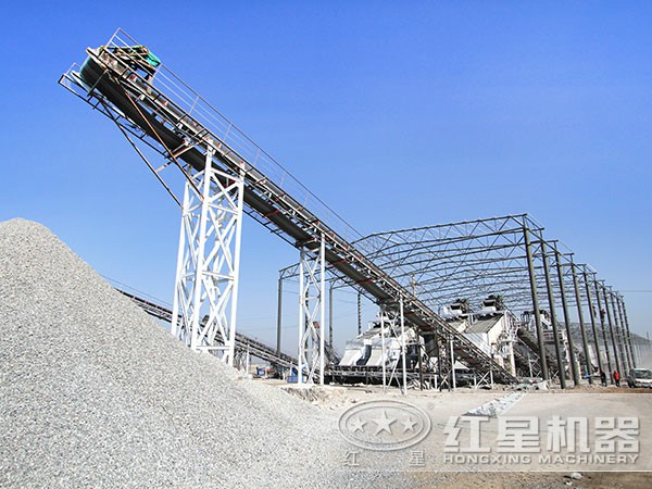 配1520反擊破和給料機(jī)石子生產(chǎn)線現(xiàn)場 配1520反擊破和給料機(jī)石子生產(chǎn)線現(xiàn)場