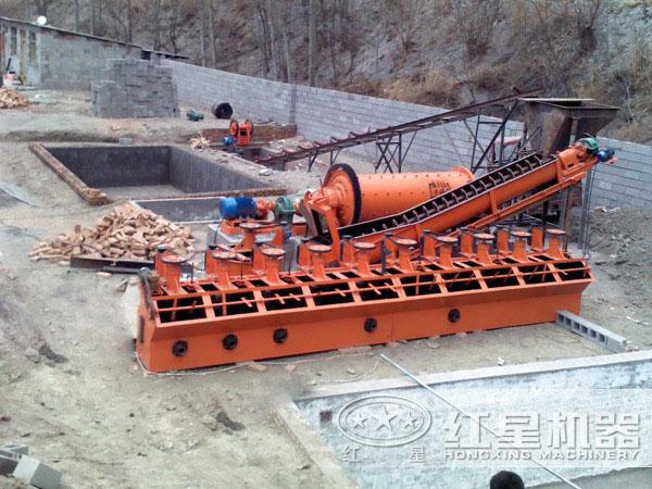 黑錳礦浮選機工作現(xiàn)場 黑錳礦浮選機工作現(xiàn)場