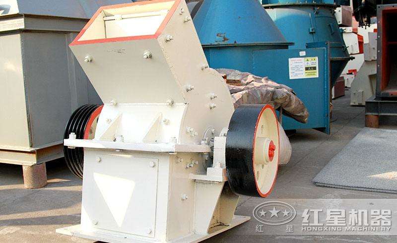 小型錘式破碎機，體積小，易移動