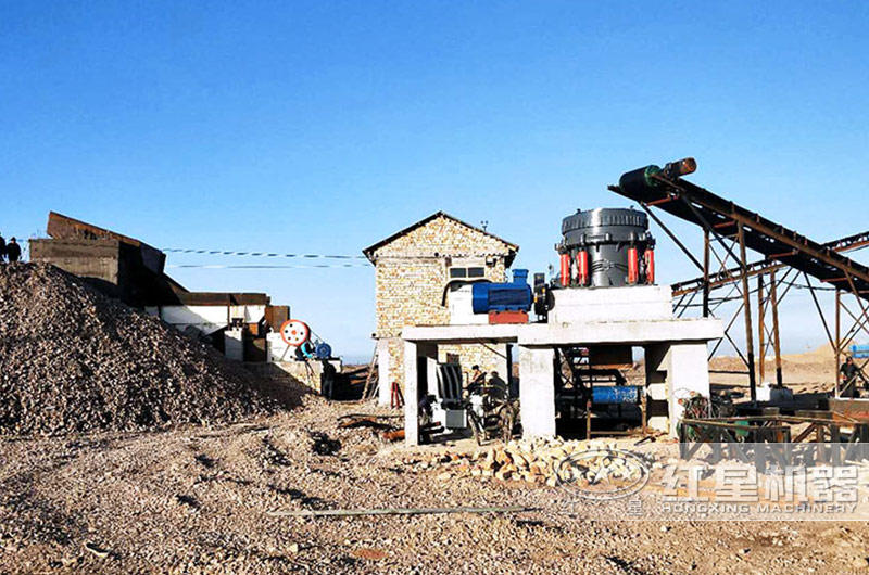 石子破碎生產(chǎn)線現(xiàn)場(chǎng) 石子破碎生產(chǎn)線現(xiàn)場(chǎng)