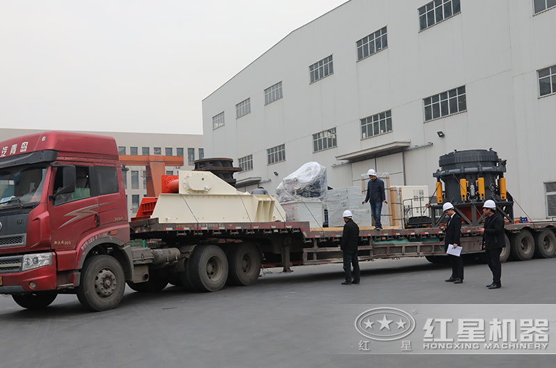 圓錐破碎機(jī)設(shè)備發(fā)往四川 圓錐破碎機(jī)設(shè)備發(fā)往四川