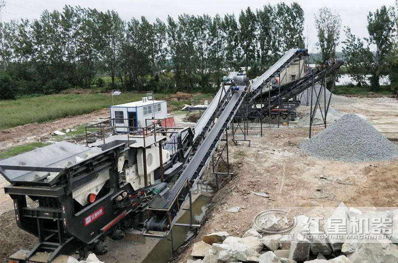 移動(dòng)式破碎機(jī)再生石子生產(chǎn)現(xiàn)場(chǎng) 移動(dòng)式破碎機(jī)再生石子生產(chǎn)現(xiàn)場(chǎng)