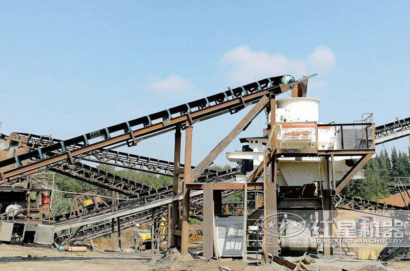 鵝卵石制砂_洗沙現(xiàn)場(chǎng)，產(chǎn)量高，洗凈度高