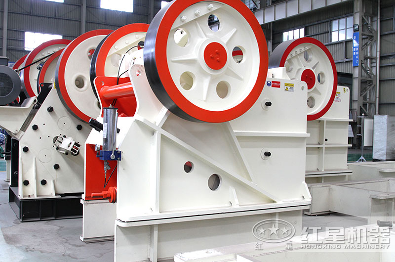 石塊粉碎機(jī)圖片