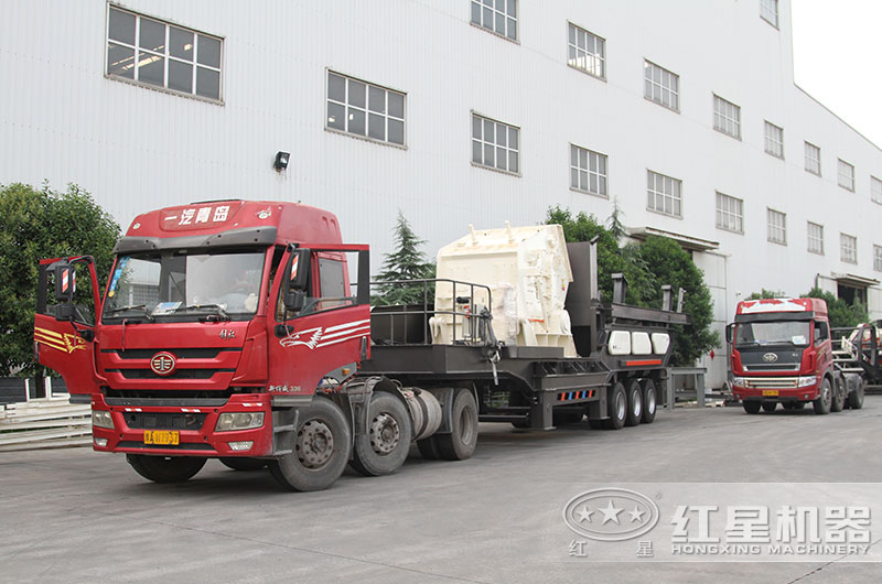 移動石子細(xì)碎機設(shè)備發(fā)貨中 移動石子細(xì)碎機設(shè)備發(fā)貨中