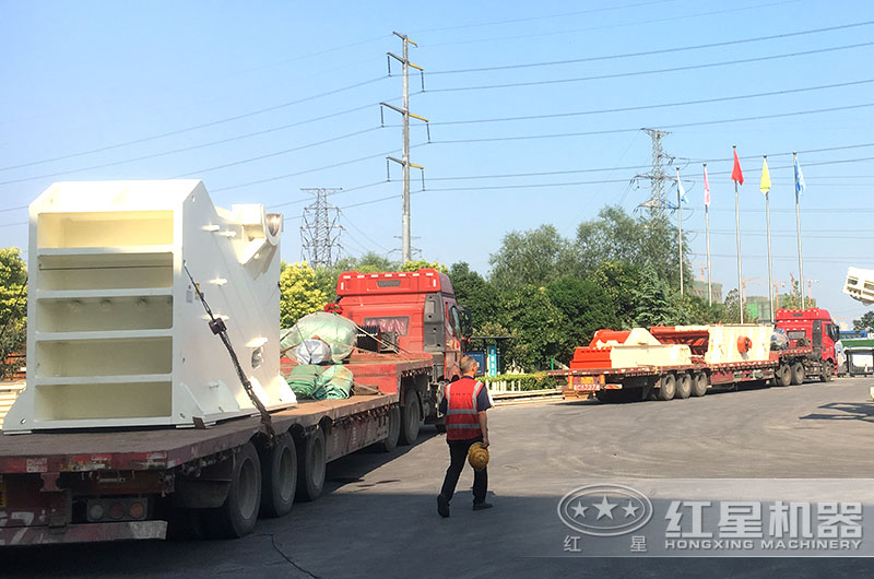 大石塊破碎機(jī)設(shè)備發(fā)貨 大石塊破碎機(jī)設(shè)備發(fā)貨