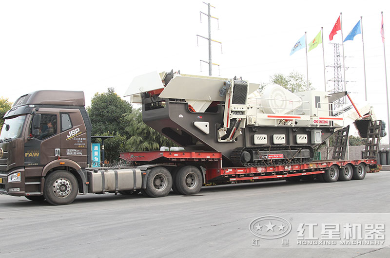 履帶式碎石機設(shè)備發(fā)貨 履帶式碎石機設(shè)備發(fā)貨