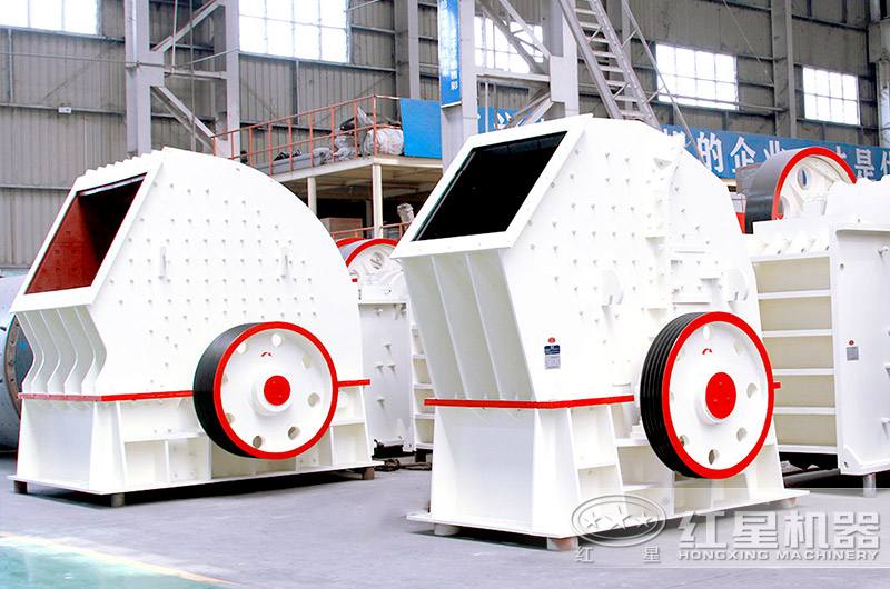 大型錘片式粉碎機(jī) 大型錘片式粉碎機(jī)