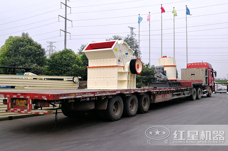 輕型破碎機(jī)設(shè)備發(fā)貨現(xiàn)場(chǎng)圖片 輕型破碎機(jī)設(shè)備發(fā)貨現(xiàn)場(chǎng)圖片