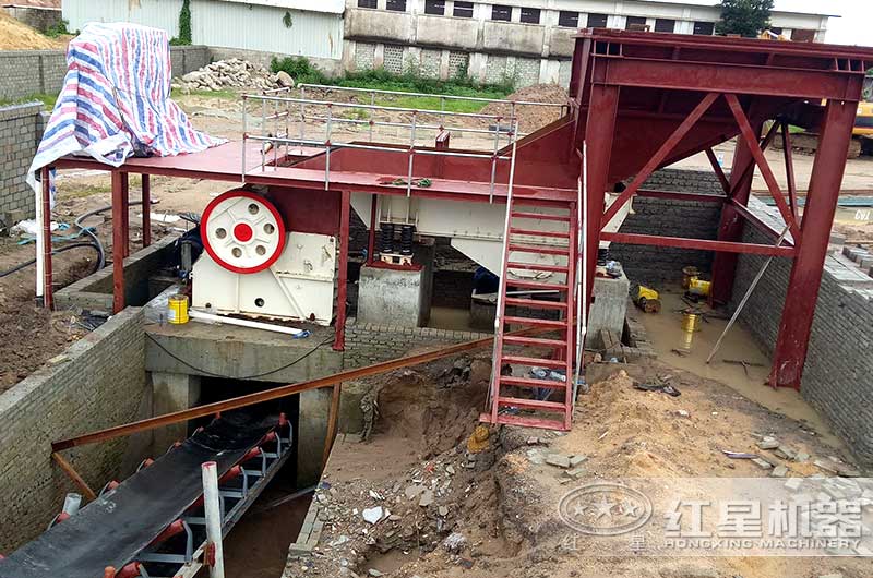 小型混凝土破碎機(jī)工作現(xiàn)場(chǎng)圖片 小型混凝土破碎機(jī)工作現(xiàn)場(chǎng)圖片