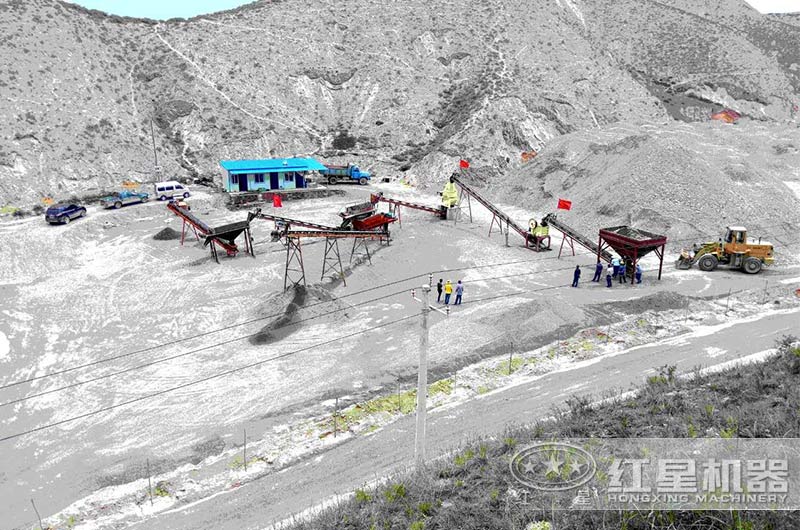 機(jī)制砂生產(chǎn)現(xiàn)場(chǎng) 機(jī)制砂生產(chǎn)現(xiàn)場(chǎng)