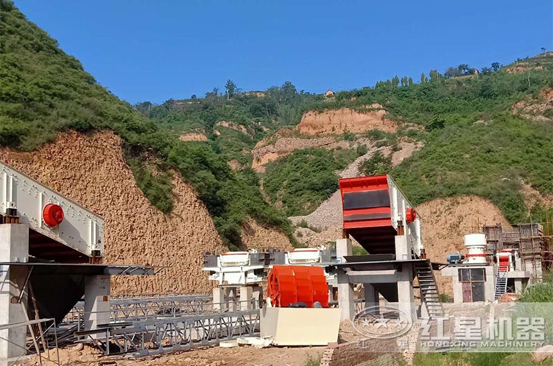 砂石廠成套大型洗砂機設(shè)備安裝現(xiàn)場 砂石廠成套大型洗砂機設(shè)備安裝現(xiàn)場